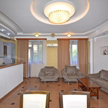 Armenak Apartment 5-Комнатная Erevan Esterno foto