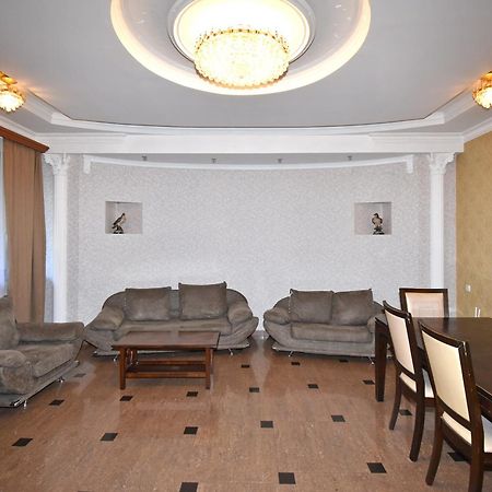 Armenak Apartment 5-Комнатная Erevan Esterno foto