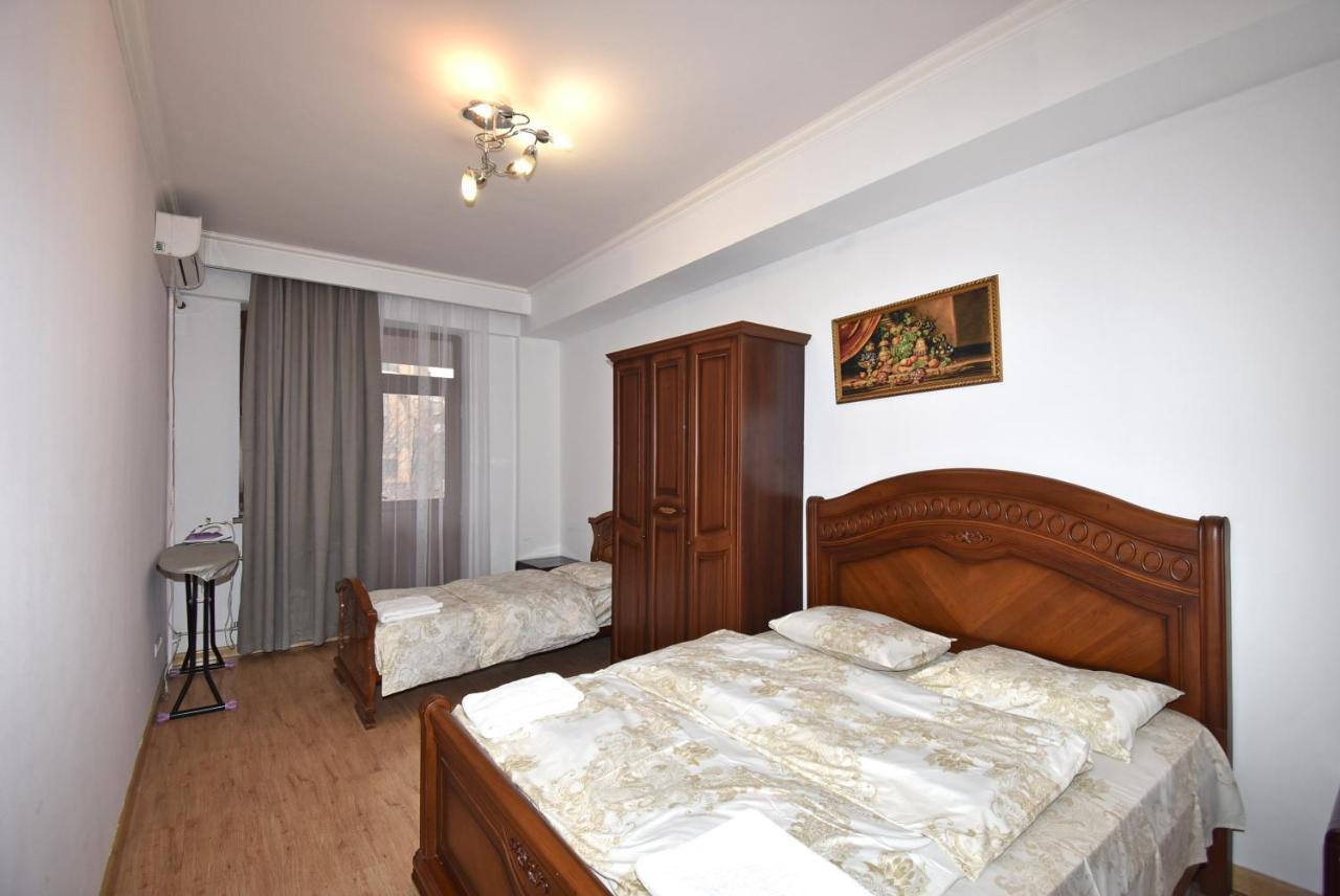 Armenak Apartment 5-Комнатная Erevan Esterno foto