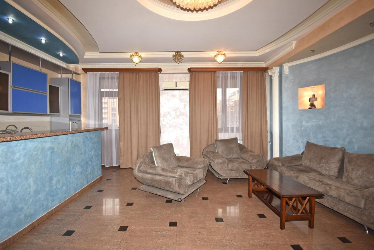 Armenak Apartment 5-Комнатная Erevan Esterno foto