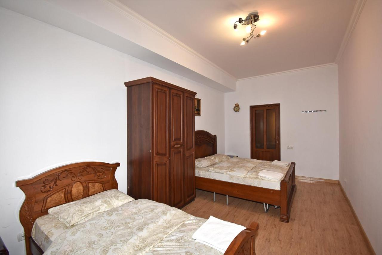 Armenak Apartment 5-Комнатная Erevan Esterno foto