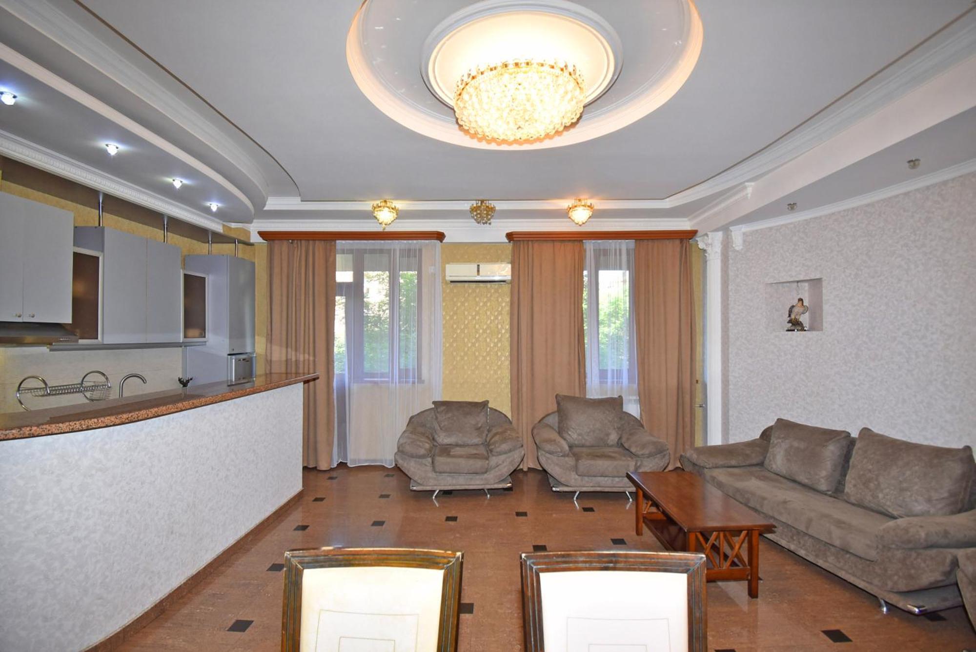 Armenak Apartment 5-Комнатная Erevan Esterno foto