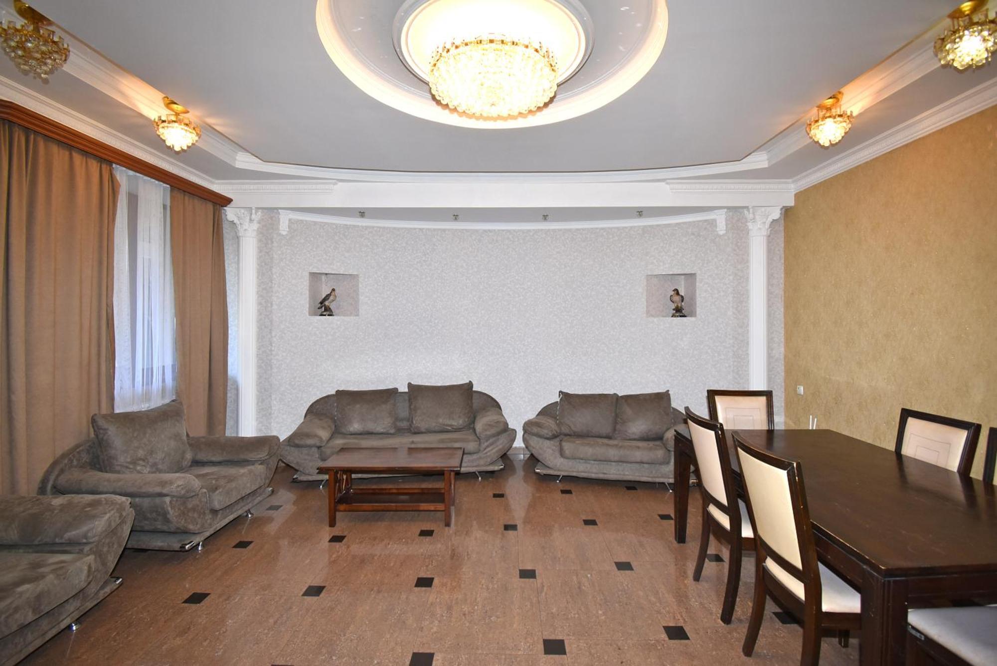 Armenak Apartment 5-Комнатная Erevan Esterno foto