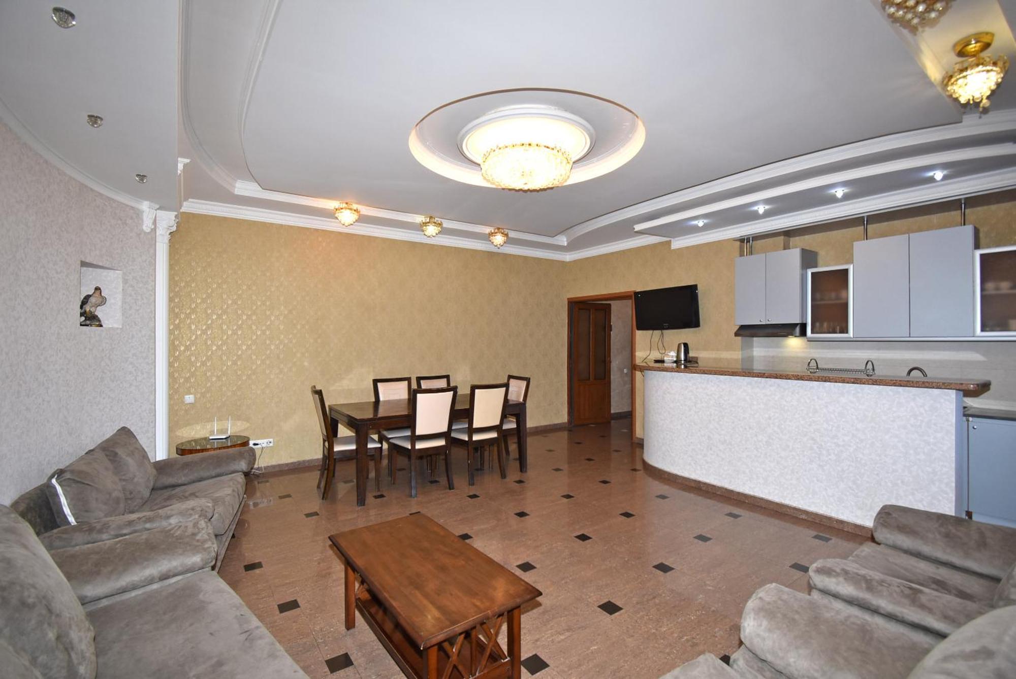 Armenak Apartment 5-Комнатная Erevan Esterno foto